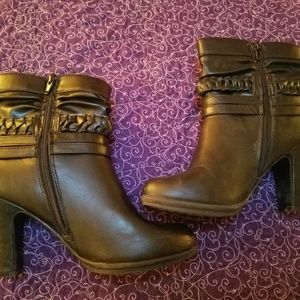 Black size 6.5 booties